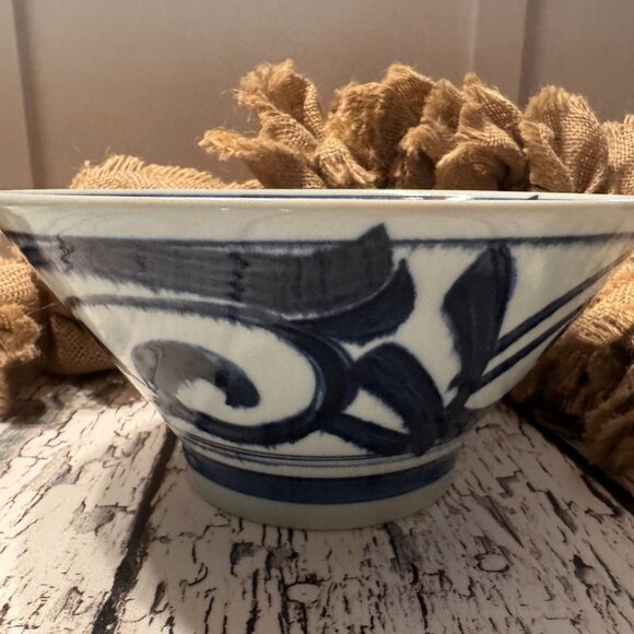 NWT Japanese Glass Bowl Blue and White Pattern - Picture 3 of 3
